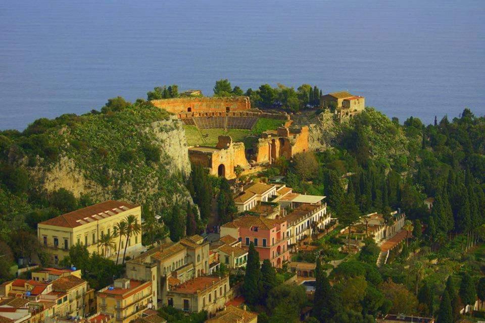 Al Teatro Antico Rooms & House Taormina Buitenkant foto